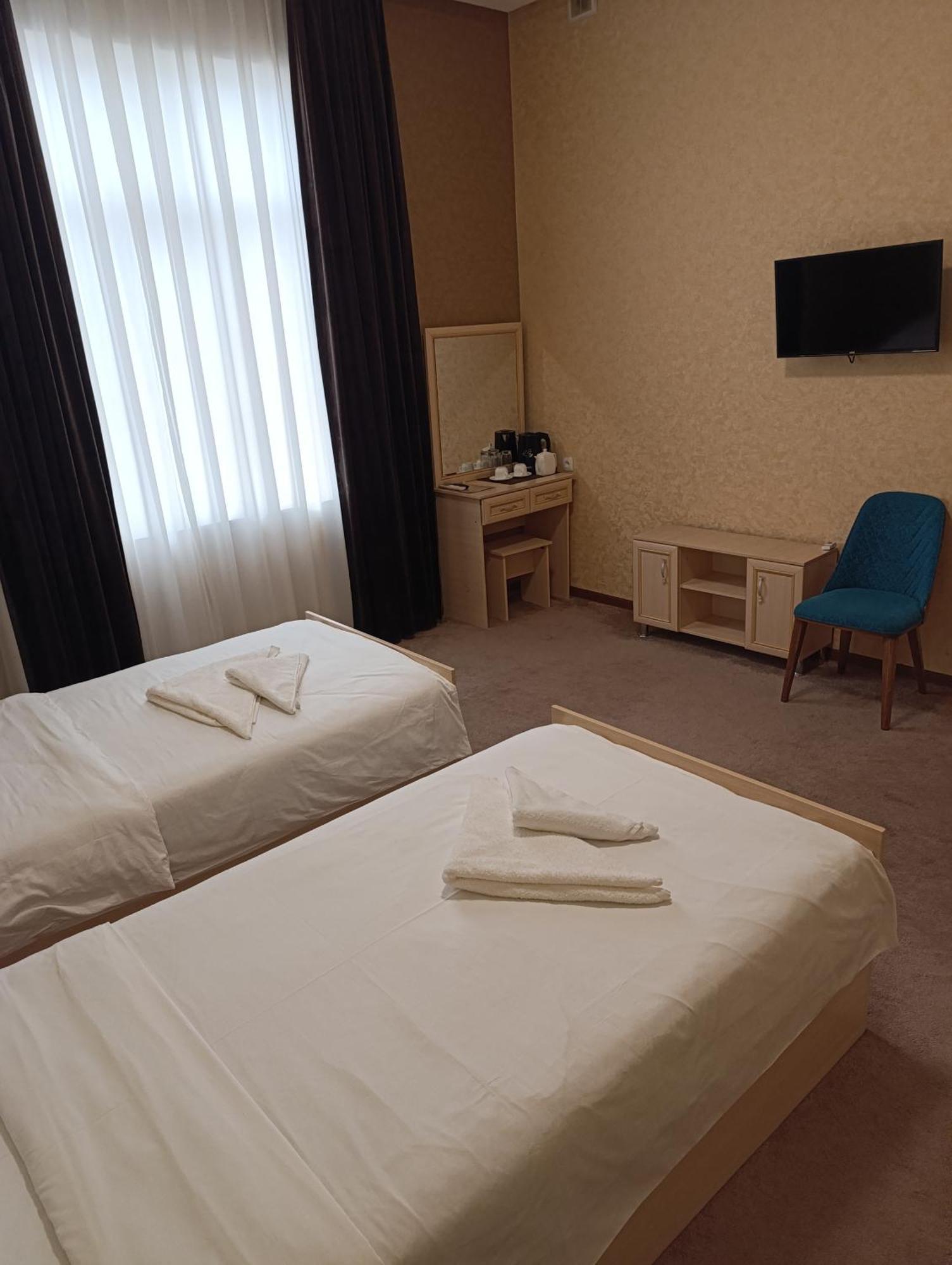 Grand Karavan Hotel Tasjkent Exteriör bild