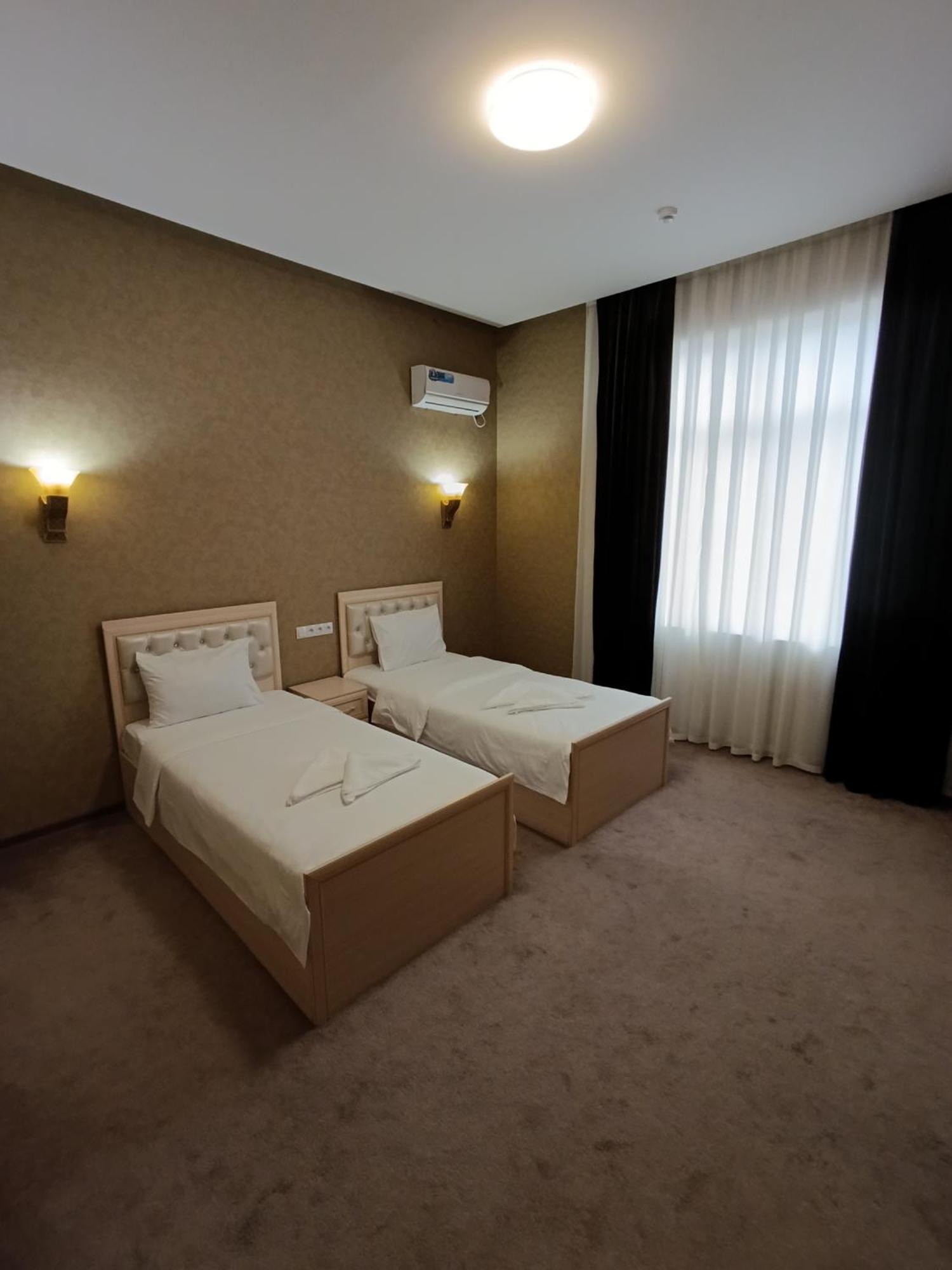 Grand Karavan Hotel Tasjkent Exteriör bild