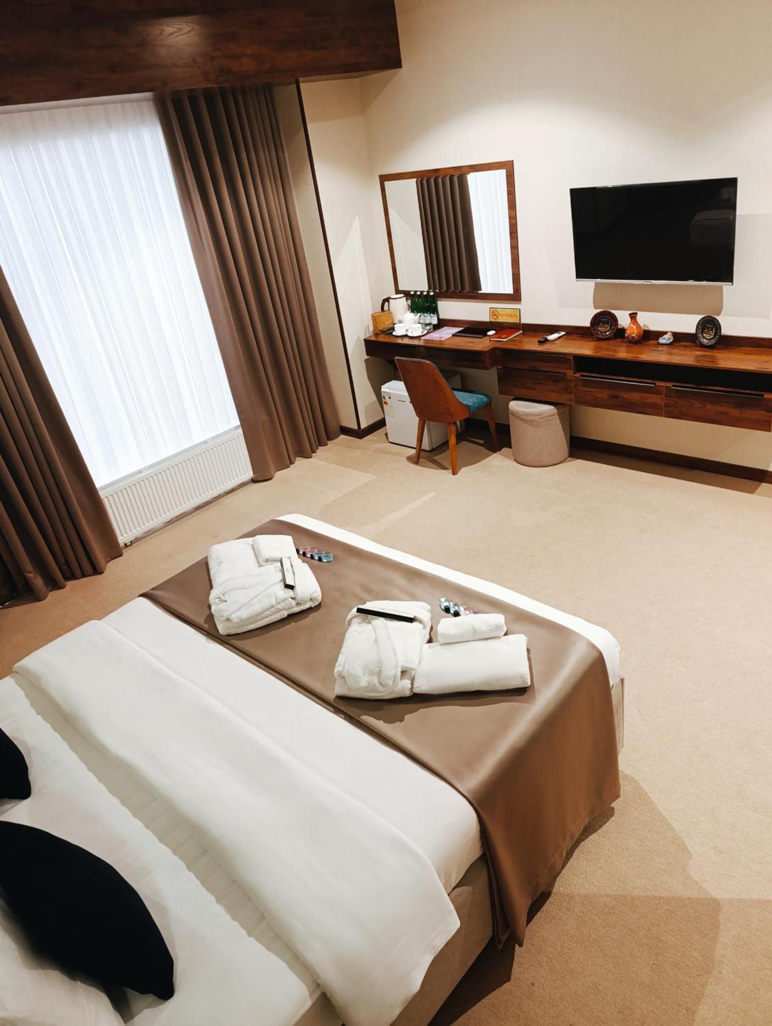 Grand Karavan Hotel Tasjkent Exteriör bild